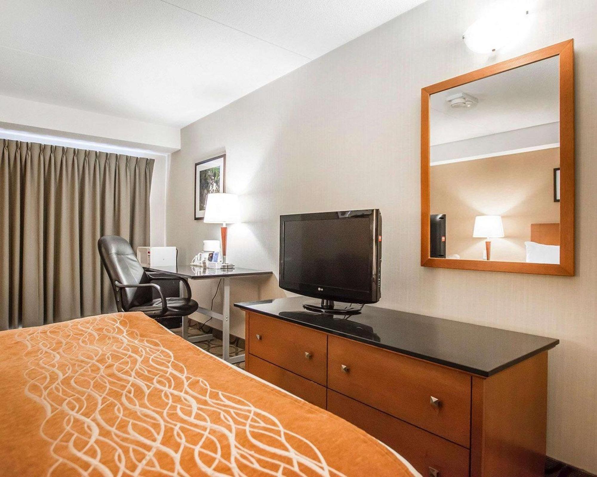 Comfort Inn Truro Bagian luar foto