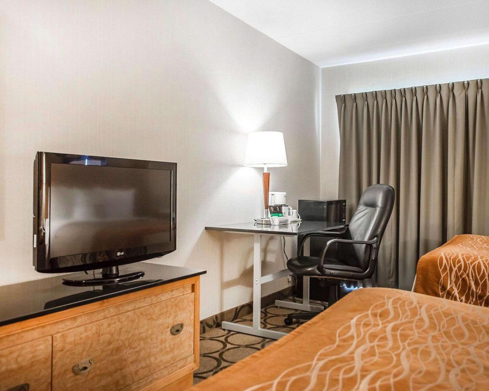 Comfort Inn Truro Bagian luar foto