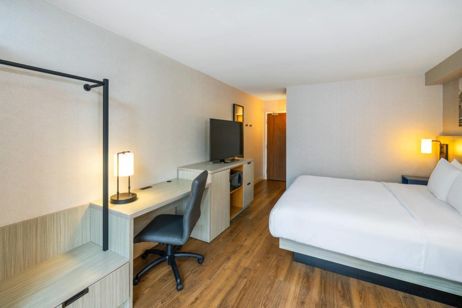 Comfort Inn Truro Bagian luar foto